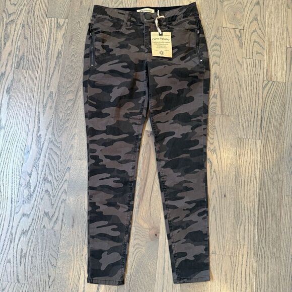 NWT Democracy Freedom Ankle Jegging Camo Ab Technology - Size 8 30" Inseam‎ New - Picture 1 of 13